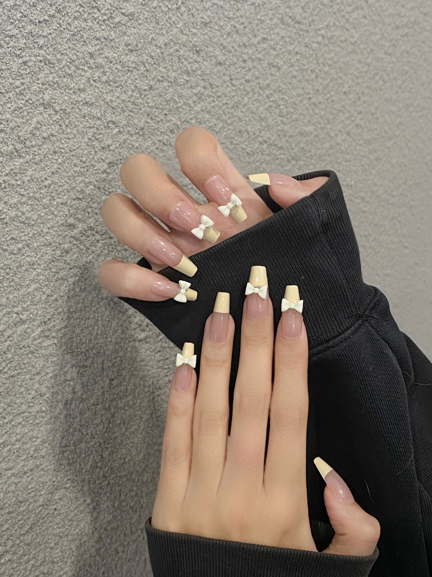 French nail tip with bow